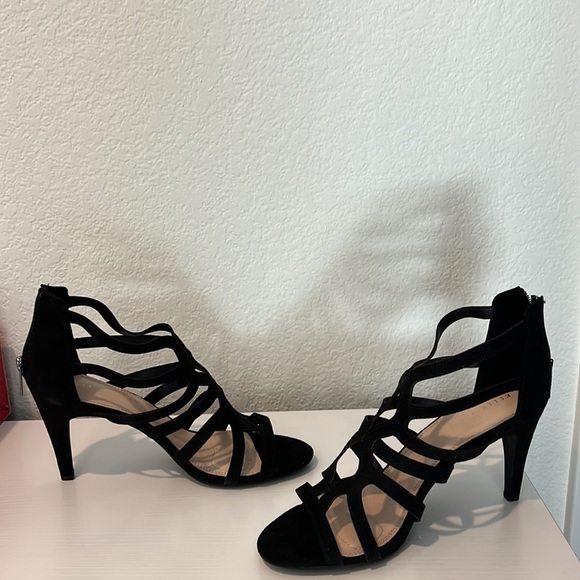 Black Kelly and Katie heels. - Picture 4 of 5